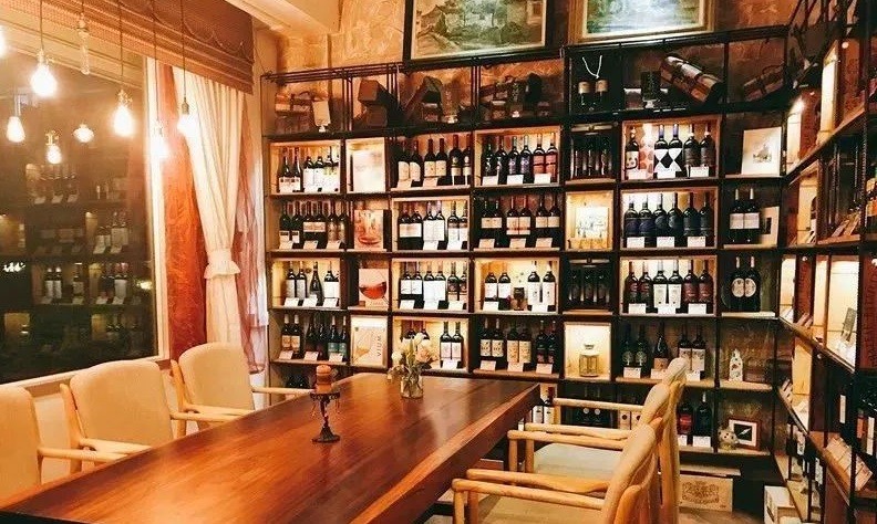 淘寶直播--出現(xiàn)了非常多帶貨能力超強(qiáng)的博主，比如李佳琪、薇雅等等