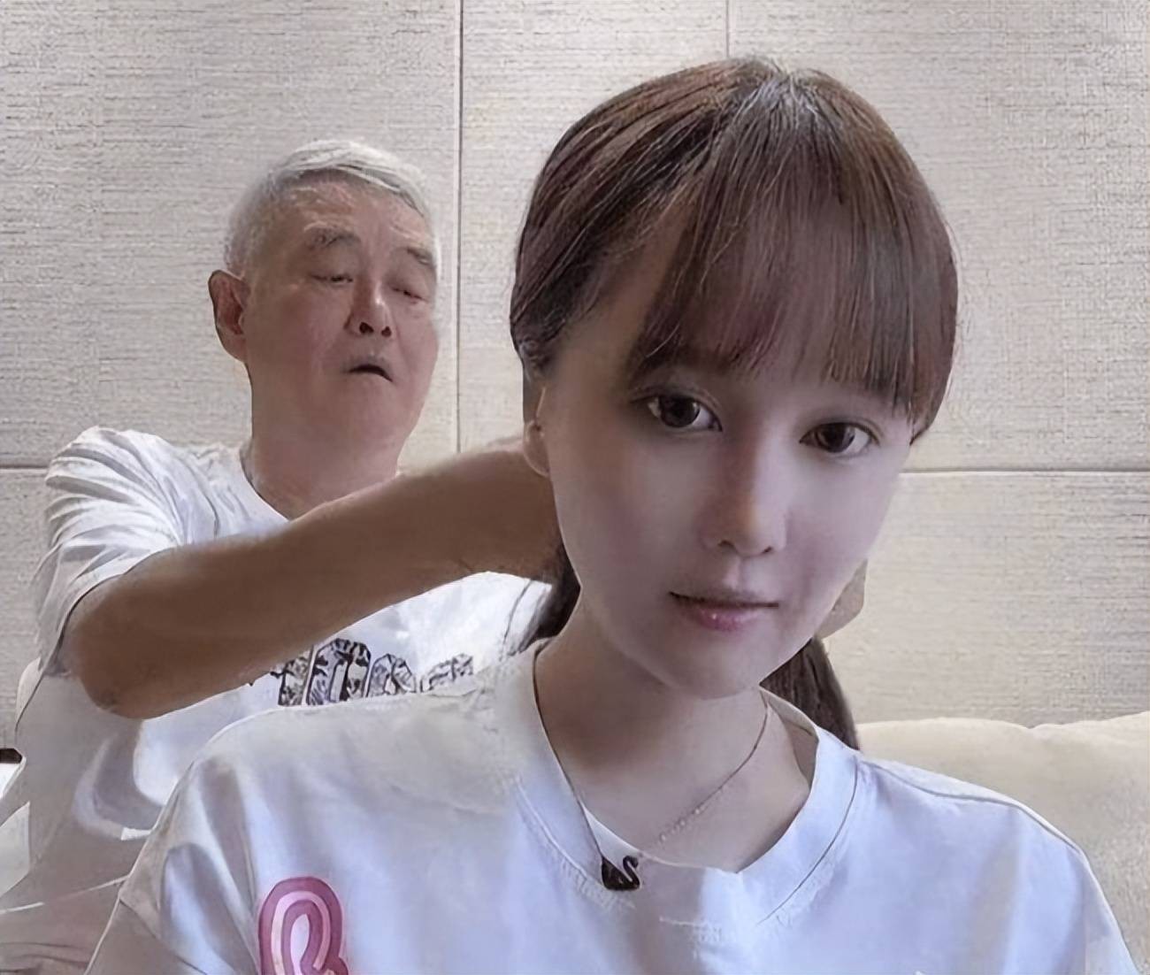 趙本山女兒球球說結(jié)婚時要直播帶貨