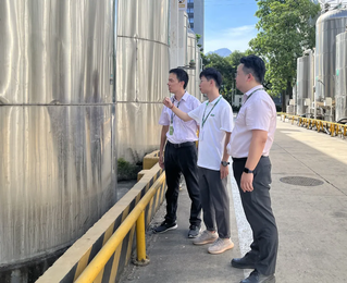 農(nóng)行莆田分行深入供應鏈企業(yè)調(diào)研渠道建設及生產(chǎn)經(jīng)營情況。鄭朝暉攝